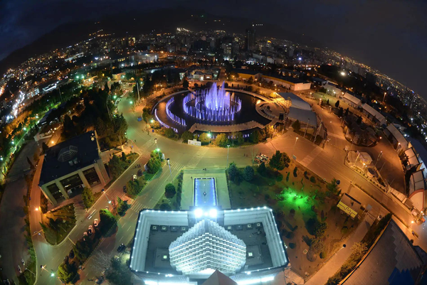 به گزارش گویای خبر به نقل از فارس، شرکت نمایشگاه‌های بین‌المللی تهران در یک ادعای عجیب و متناقض به دنبال تصدی سیاست گذاری در صدور مجوزهای نمایشگاهی در کشور است.
